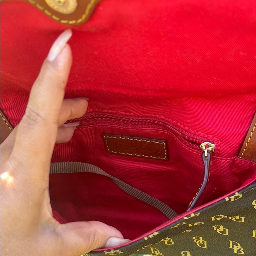 Dooney & Bourke Black and Gold Monogram Bag used twice. - Picture 4 of 8
